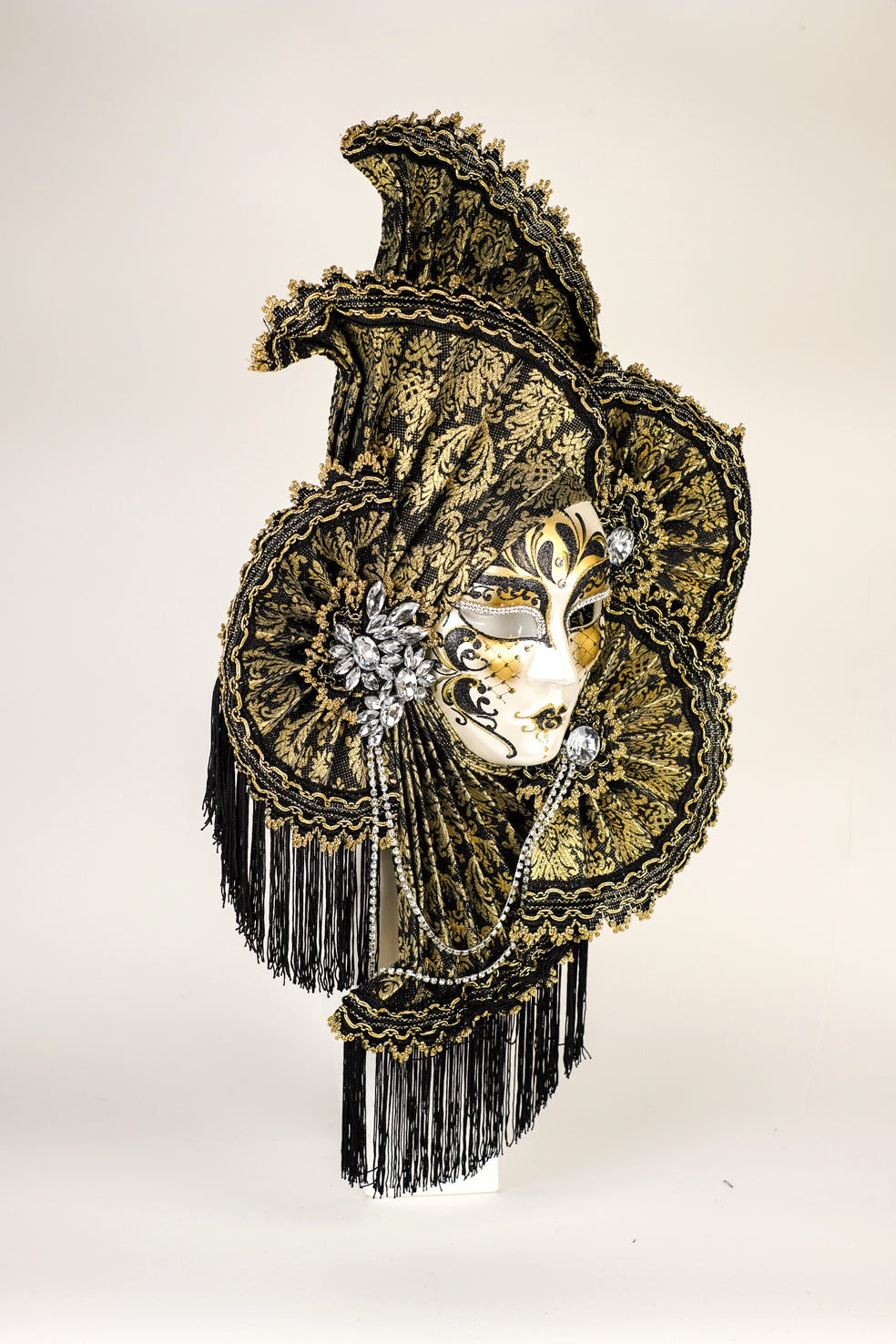 Ventaglio Red Lux – Masquerade Mask Design