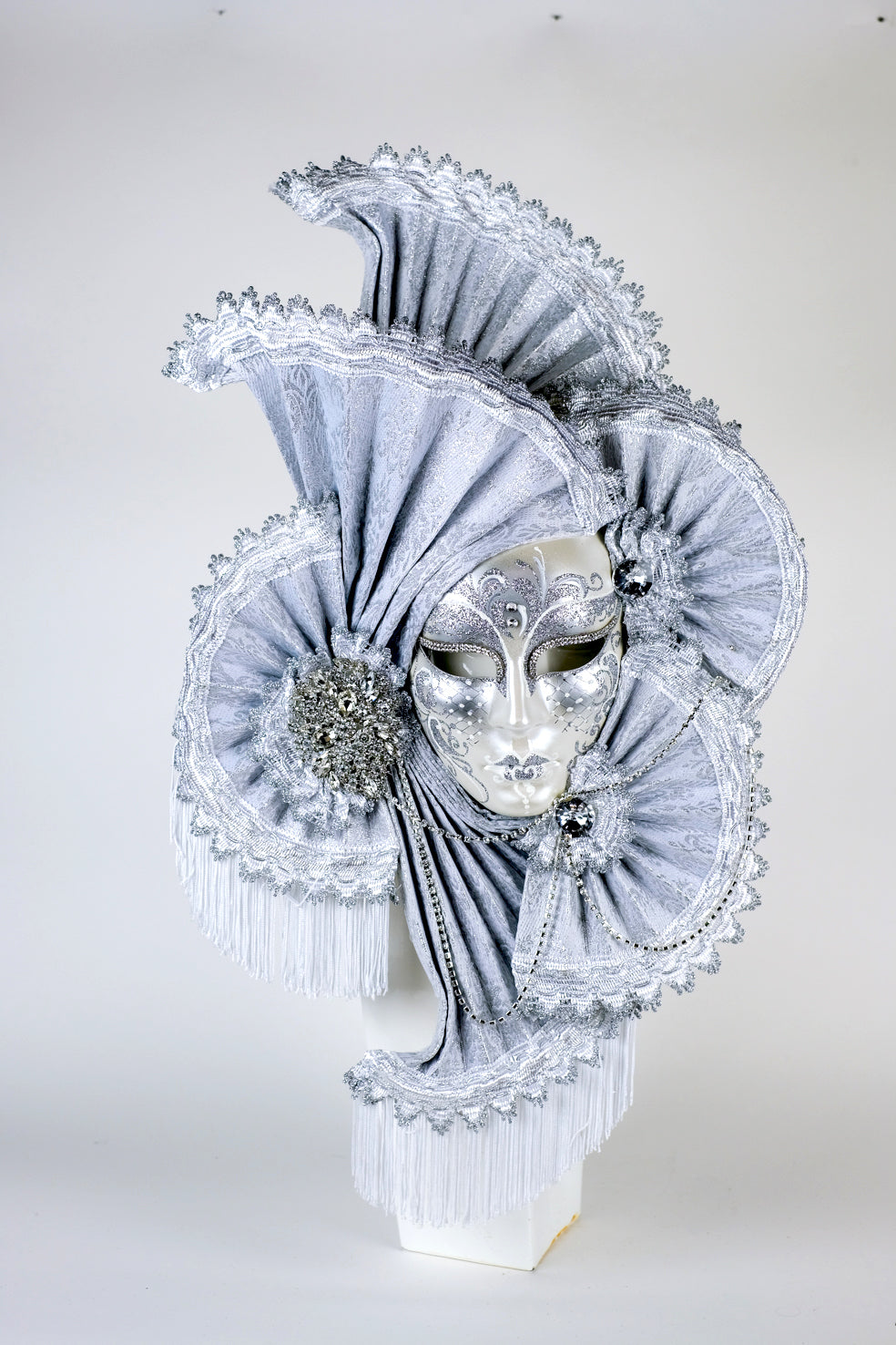 Ventaglio Red Lux – Masquerade Mask Design