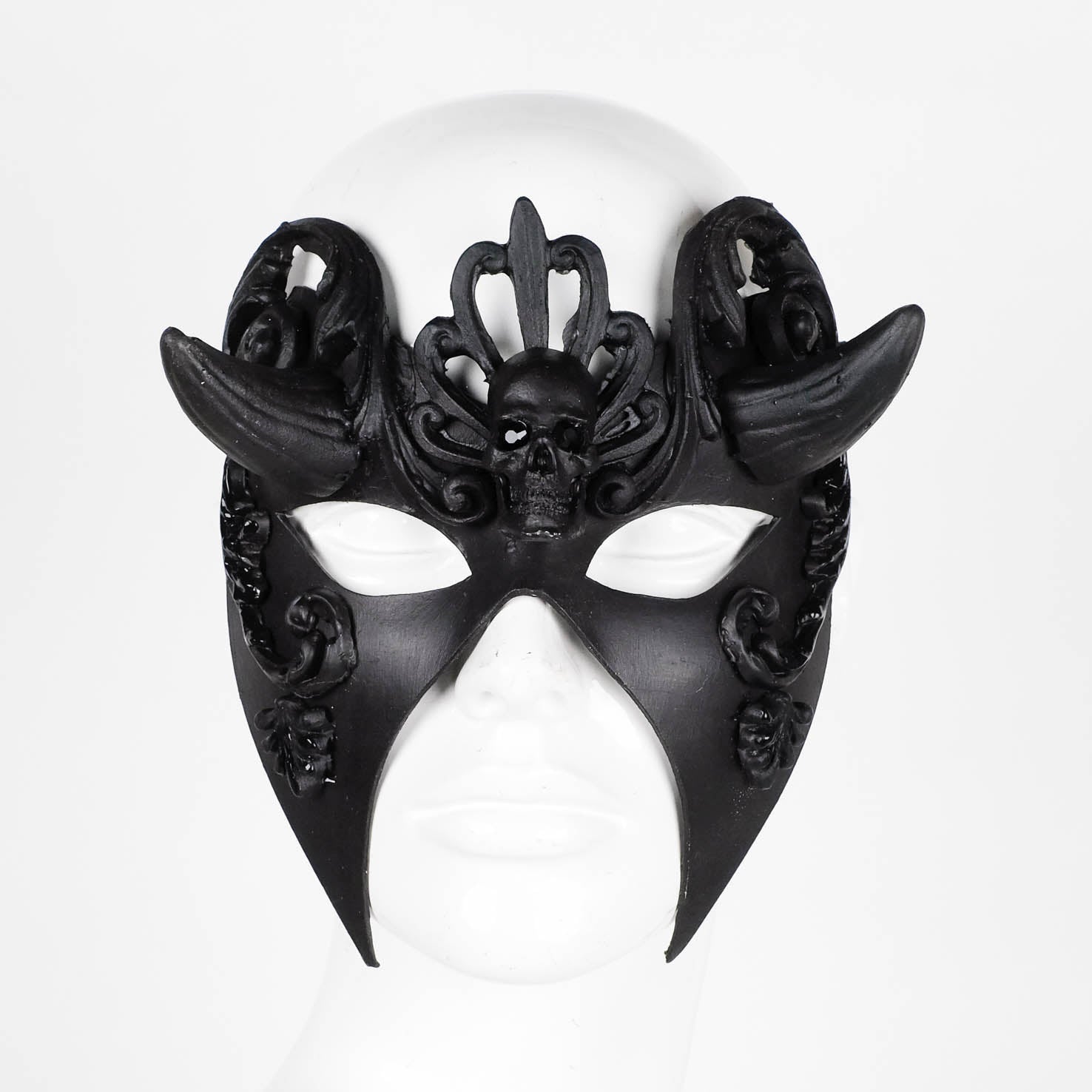 Magnific Black Baroque – Masquerade Mask Design